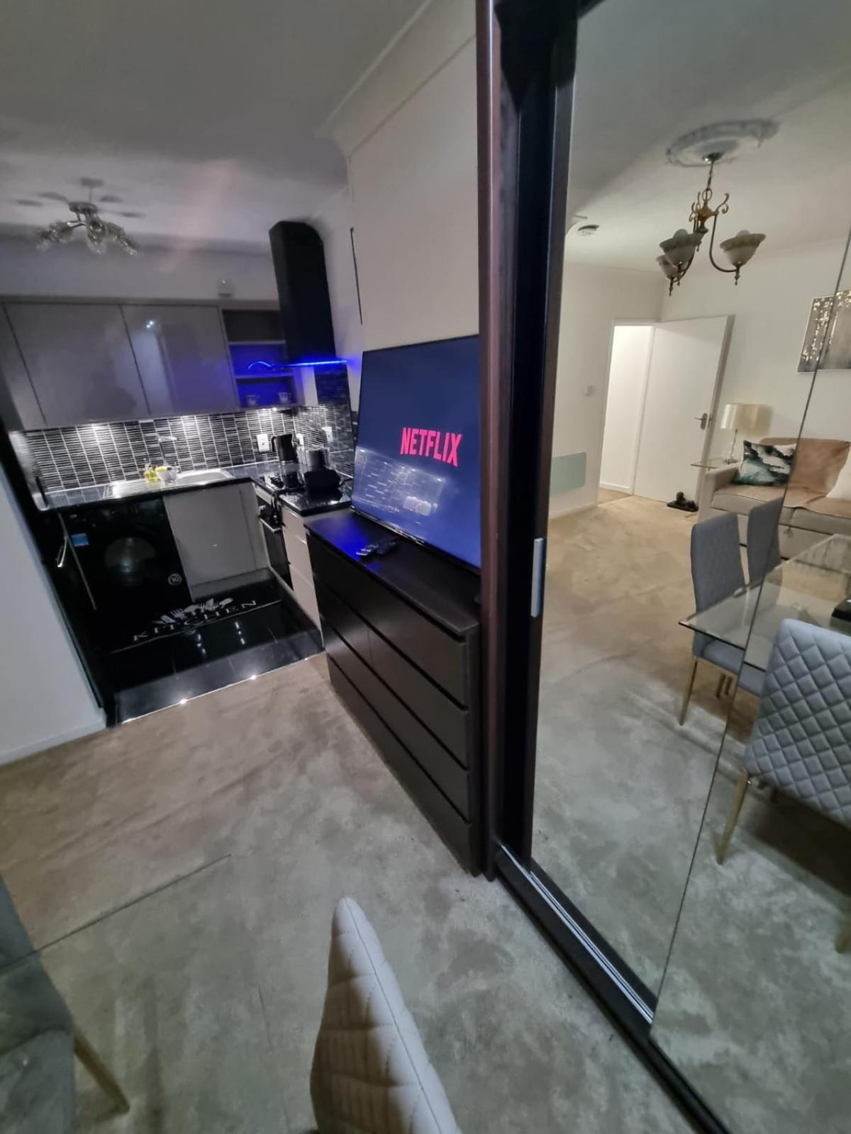 Stylish London Apartment & Free Parking Экстерьер фото