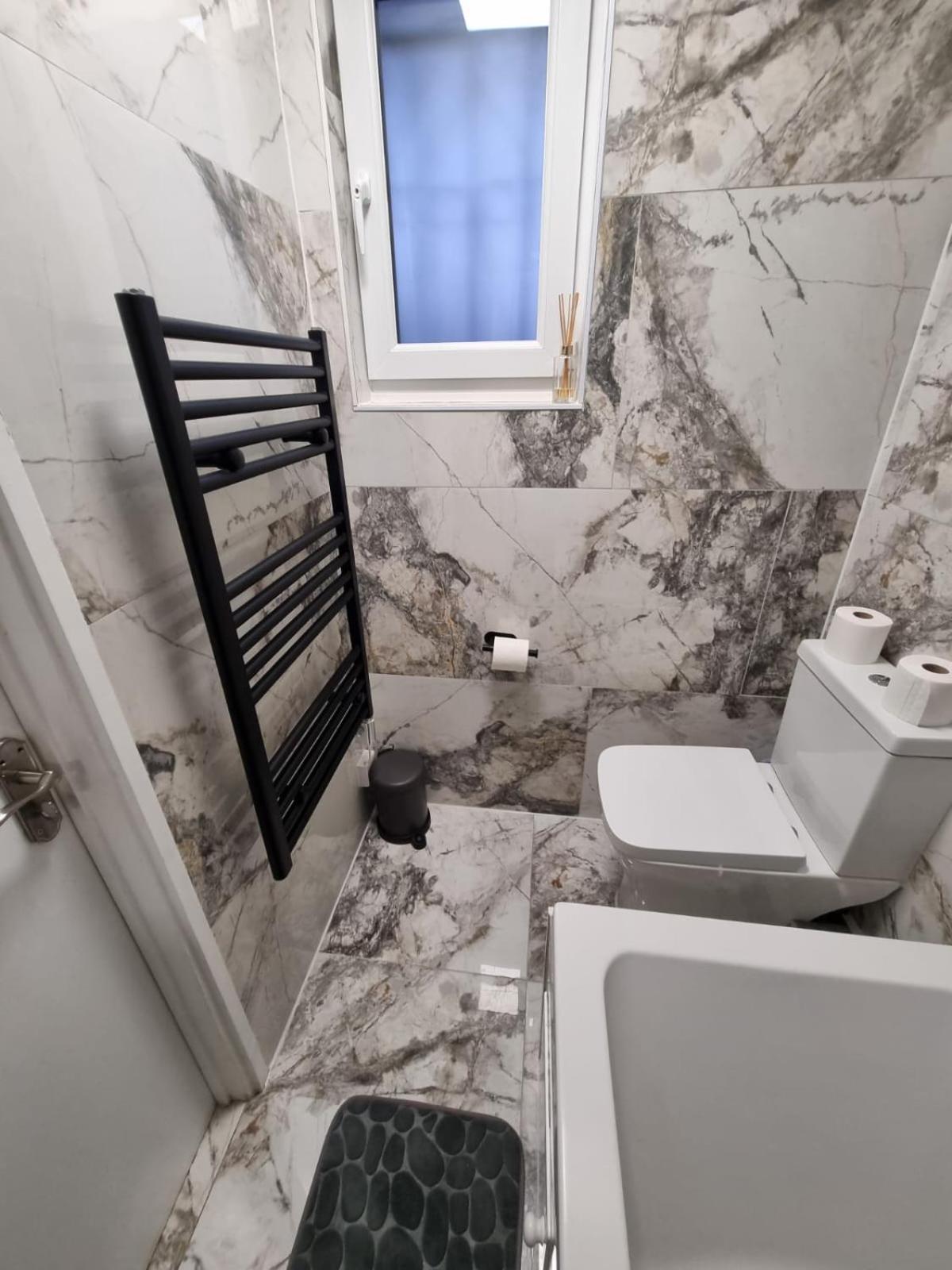 Stylish London Apartment & Free Parking Экстерьер фото