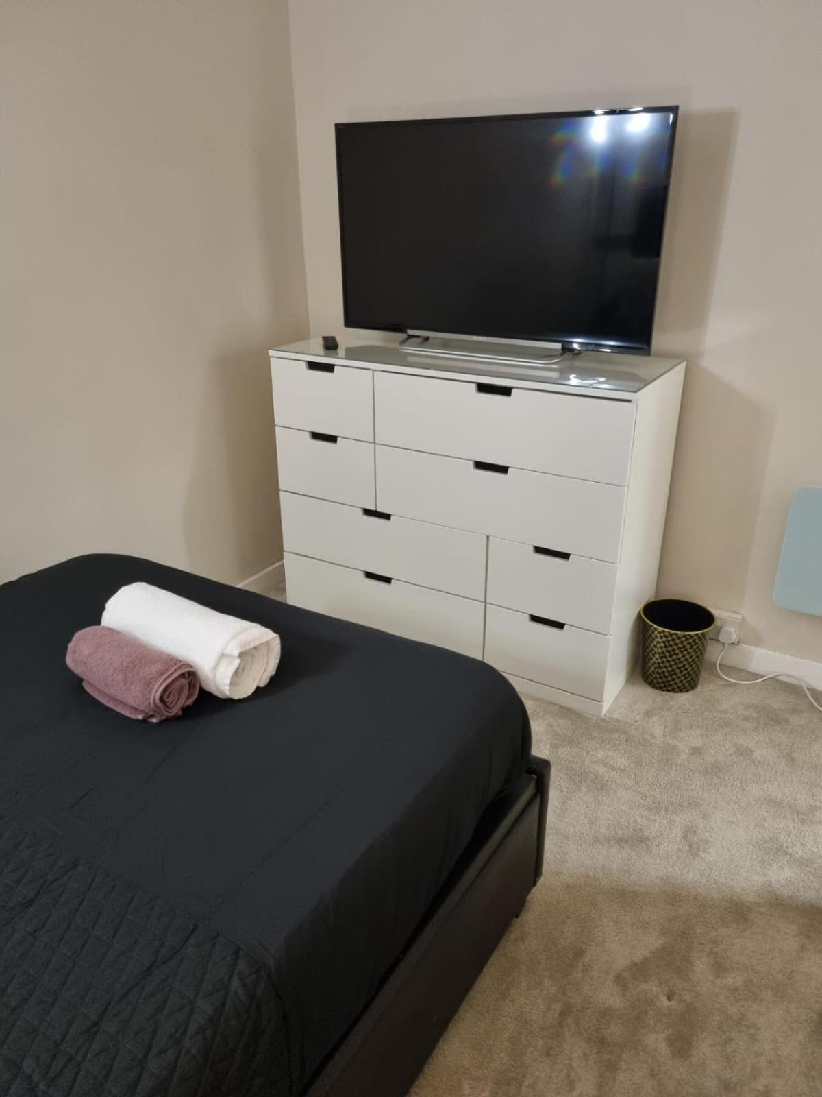 Stylish London Apartment & Free Parking Экстерьер фото
