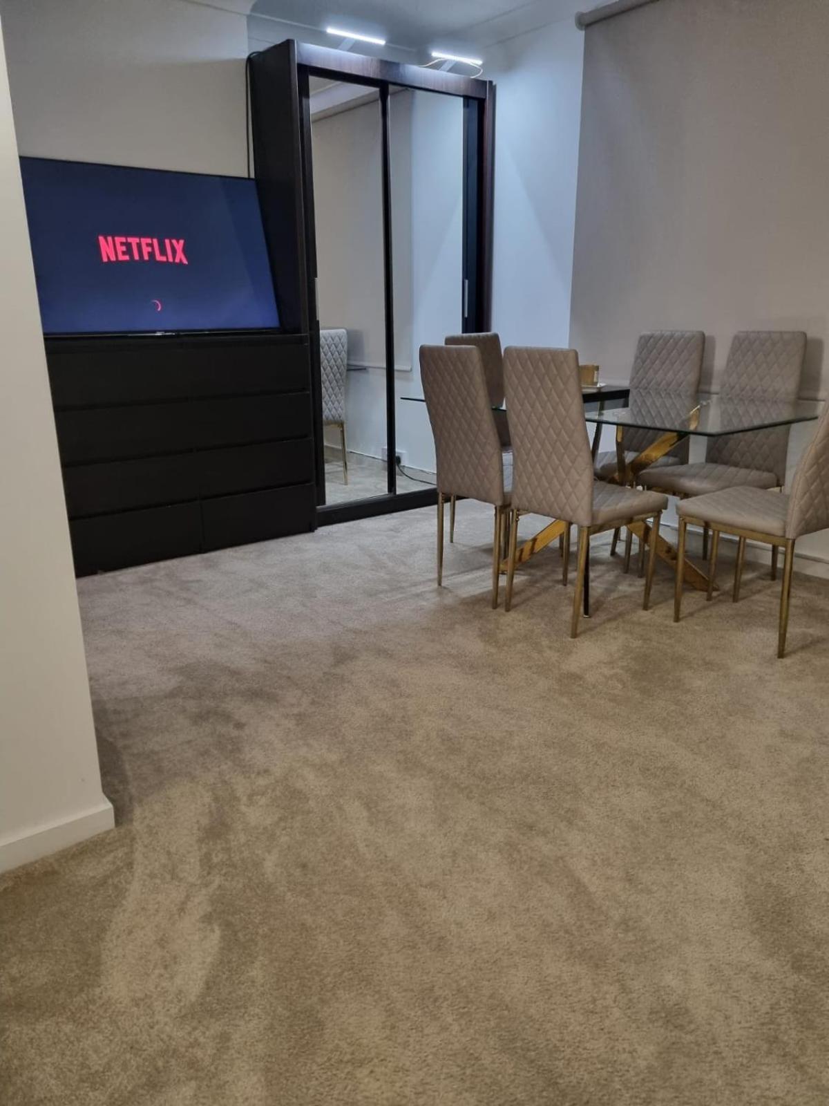 Stylish London Apartment & Free Parking Экстерьер фото