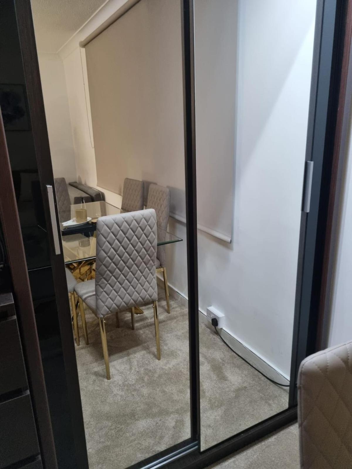 Stylish London Apartment & Free Parking Экстерьер фото