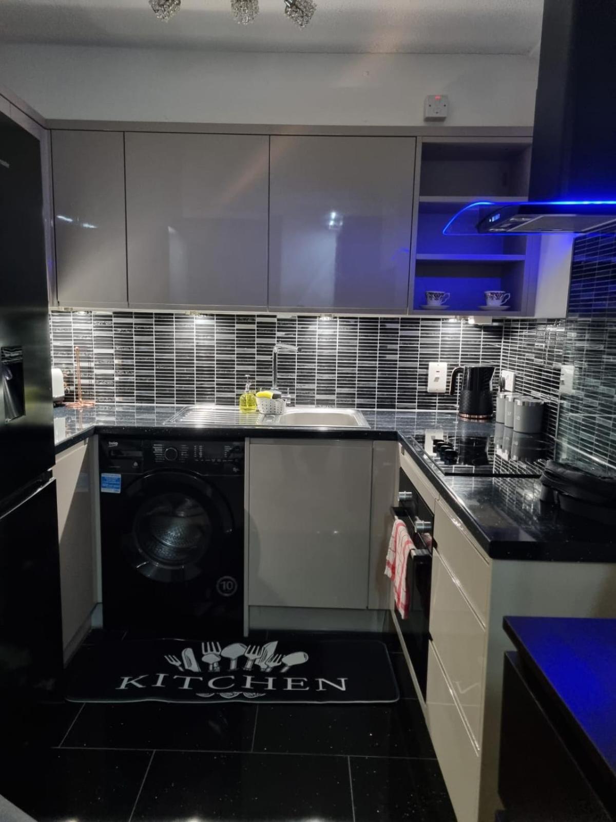 Stylish London Apartment & Free Parking Экстерьер фото