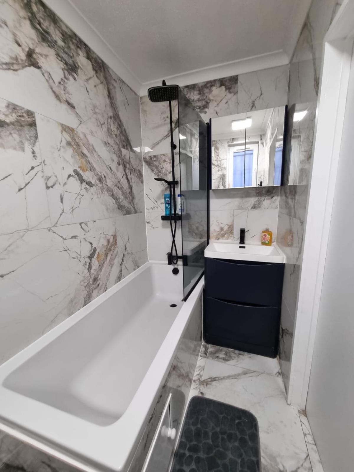 Stylish London Apartment & Free Parking Экстерьер фото